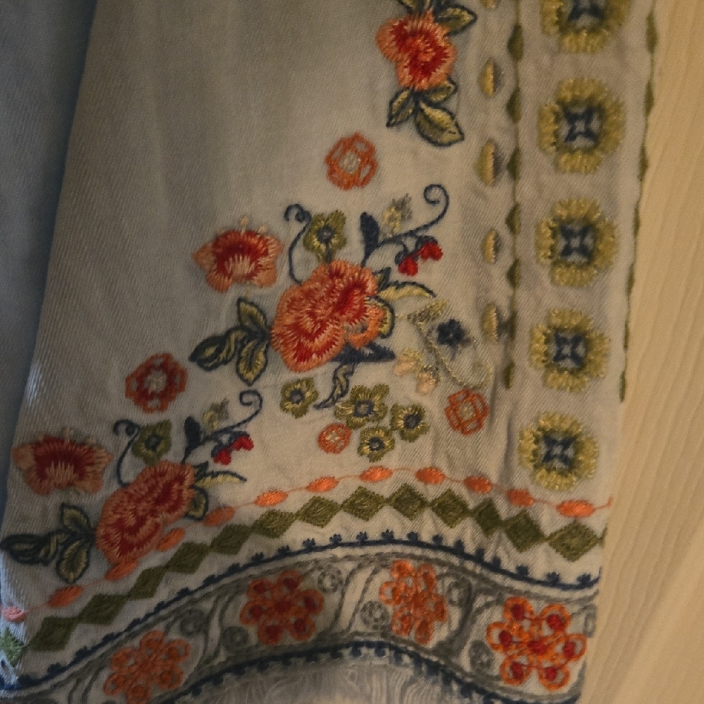 Reba Floral Embroidered V-Neck Blouse - Light Blue Chambray XL - Picture 6 of 6